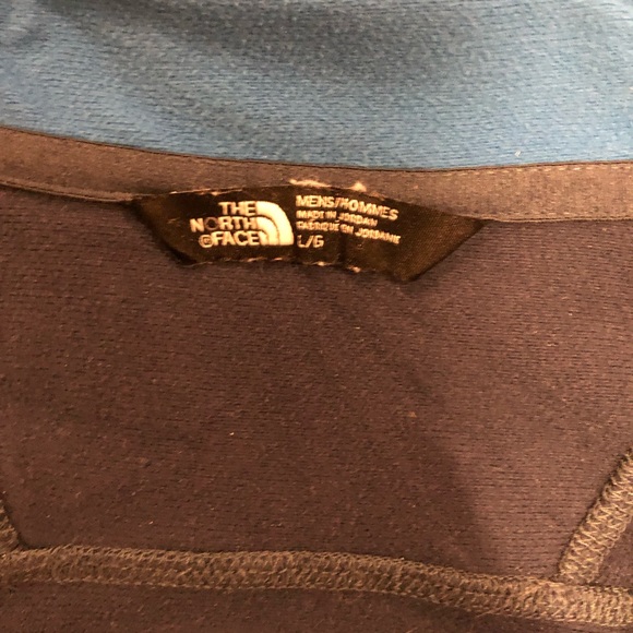 Men’s Blue NorthFace Pullover - Picture 3 of 5